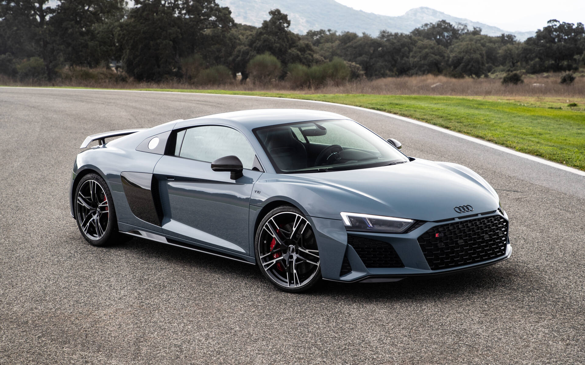 How To Ride A Audi R8 In Dubai